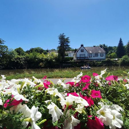 Bed and Breakfast Aux Lits Du Canal Josselin Exterior foto