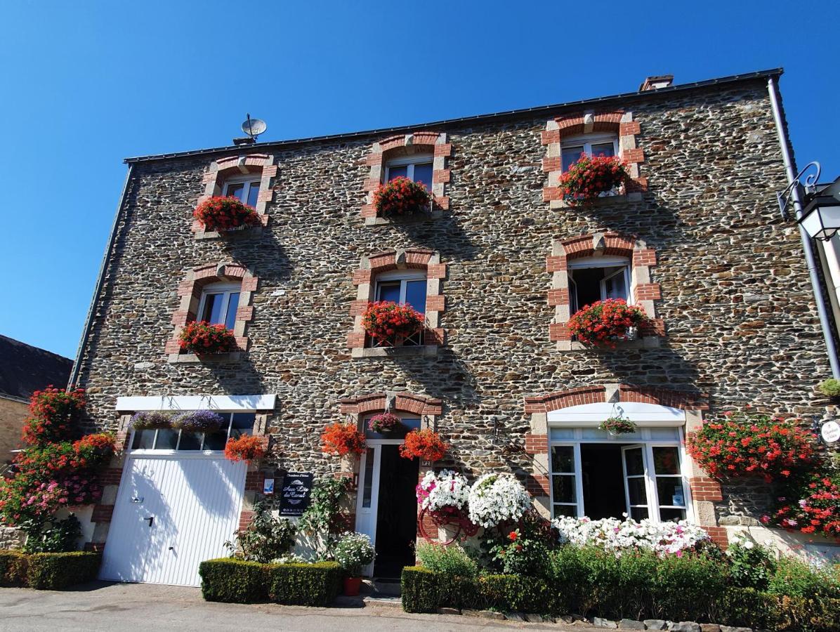 Bed and Breakfast Aux Lits Du Canal Josselin Exterior foto